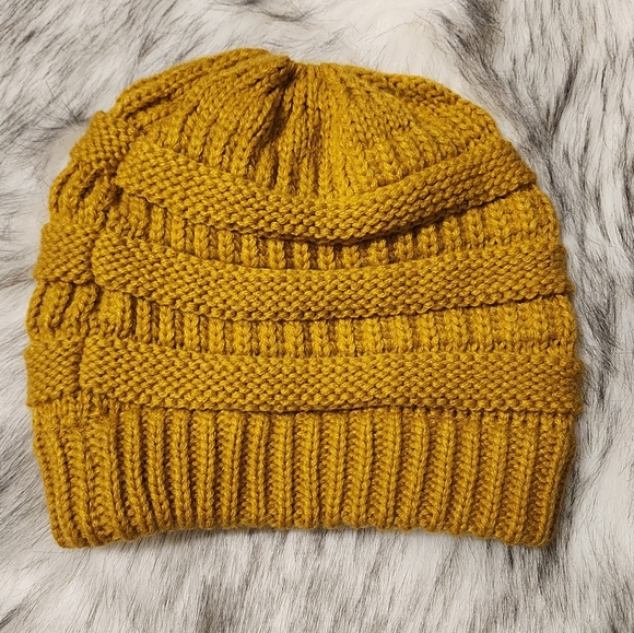 C.C Beanie Bundle - Picture 3 of 10